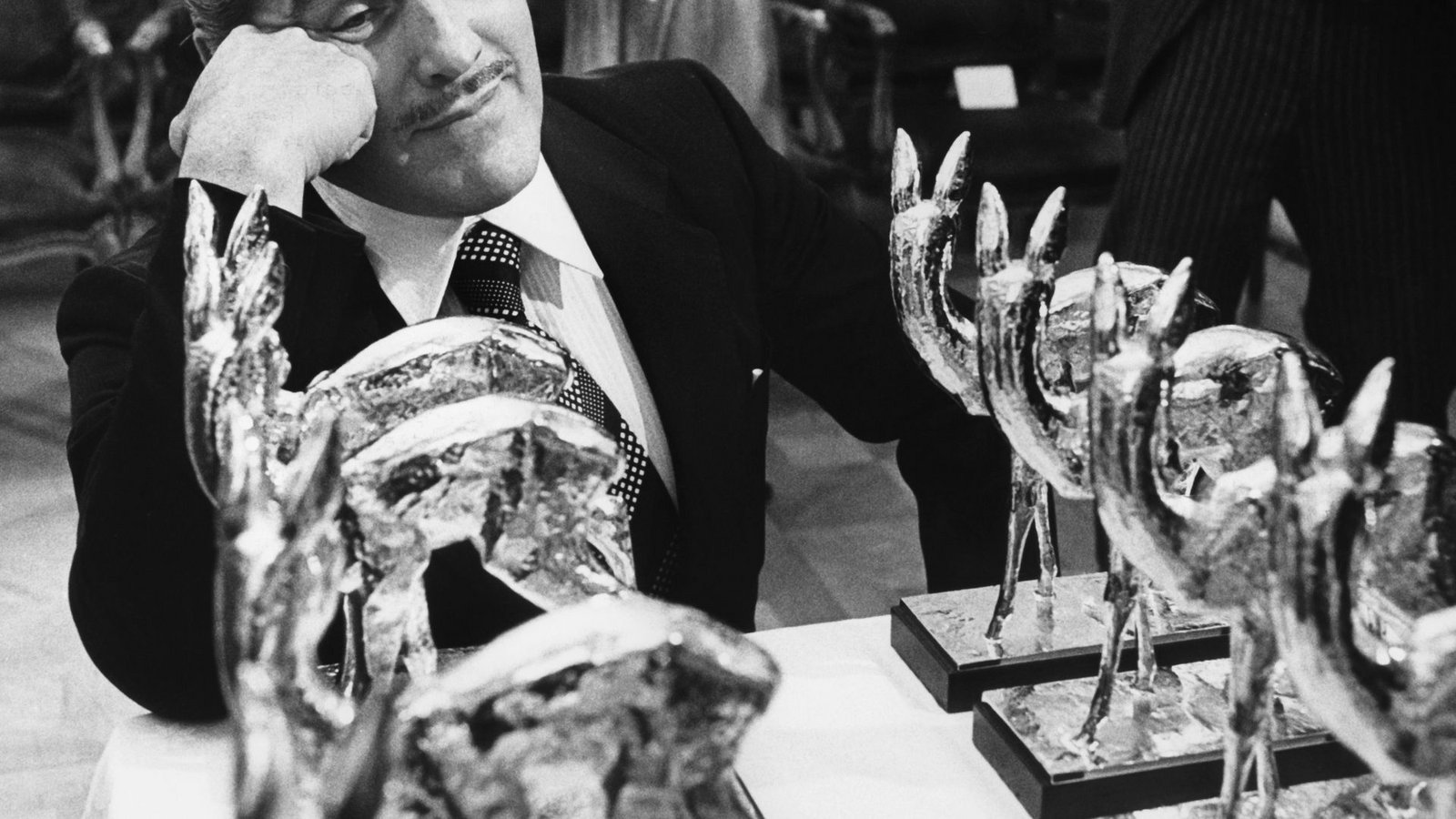Mario Adorf am Rande der Bambi-Verleihung 1978. (Archivbild)Foto: Istvan Bajzat/dpa Mario Adorf am Rande der Bambi-Verleihung 1978. (Archivbild)Foto: Istvan Bajzat/dpa