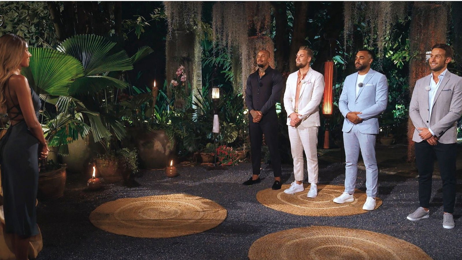 Bachelorette Sharon hatte am Ende der Folge die Qual der Wahl zwischen Lukas, Steffen, Emanuell und Jan.Foto: RTL Bachelorette Sharon hatte am Ende der Folge die Qual der Wahl zwischen Lukas, Steffen, Emanuell und Jan.Foto: RTL