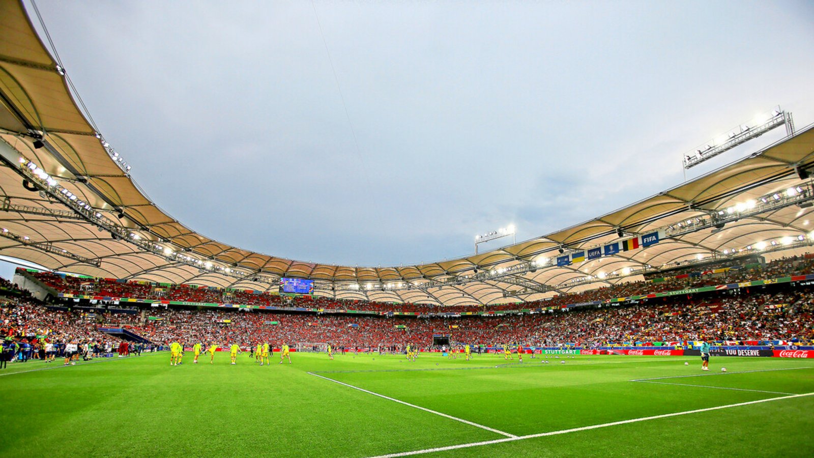 Dachverstärkung und Unterbau für eine Solaranlage auf dem Stadion wären sehr teuer geworden.Foto: Archiv Pressefoto Baumann Dachverstärkung und Unterbau für eine Solaranlage auf dem Stadion wären sehr teuer geworden.Foto: Archiv Pressefoto Baumann