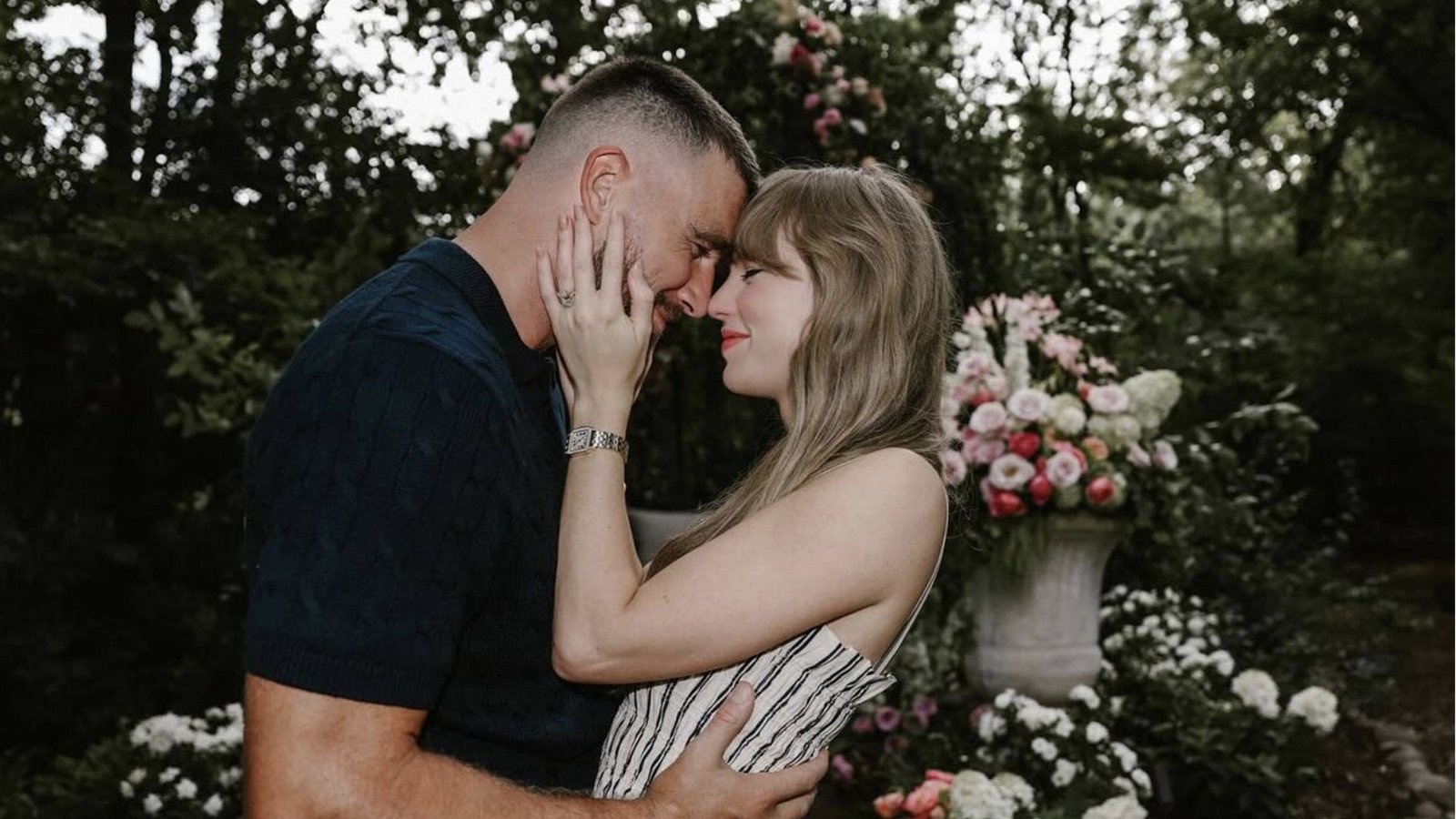 Unter anderem mit diesem Bild auf Instagram gab Taylor Swift bekannt, dass sie sich verlobt hat.Foto: IMAGO/ZUMA Press Wire/Copyright: xTaylorxSwiftxandxTravisxKelcex Unter anderem mit diesem Bild auf Instagram gab Taylor Swift bekannt, dass sie sich verlobt hat.Foto: IMAGO/ZUMA Press Wire/Copyright: xTaylorxSwiftxandxTravisxKelcex