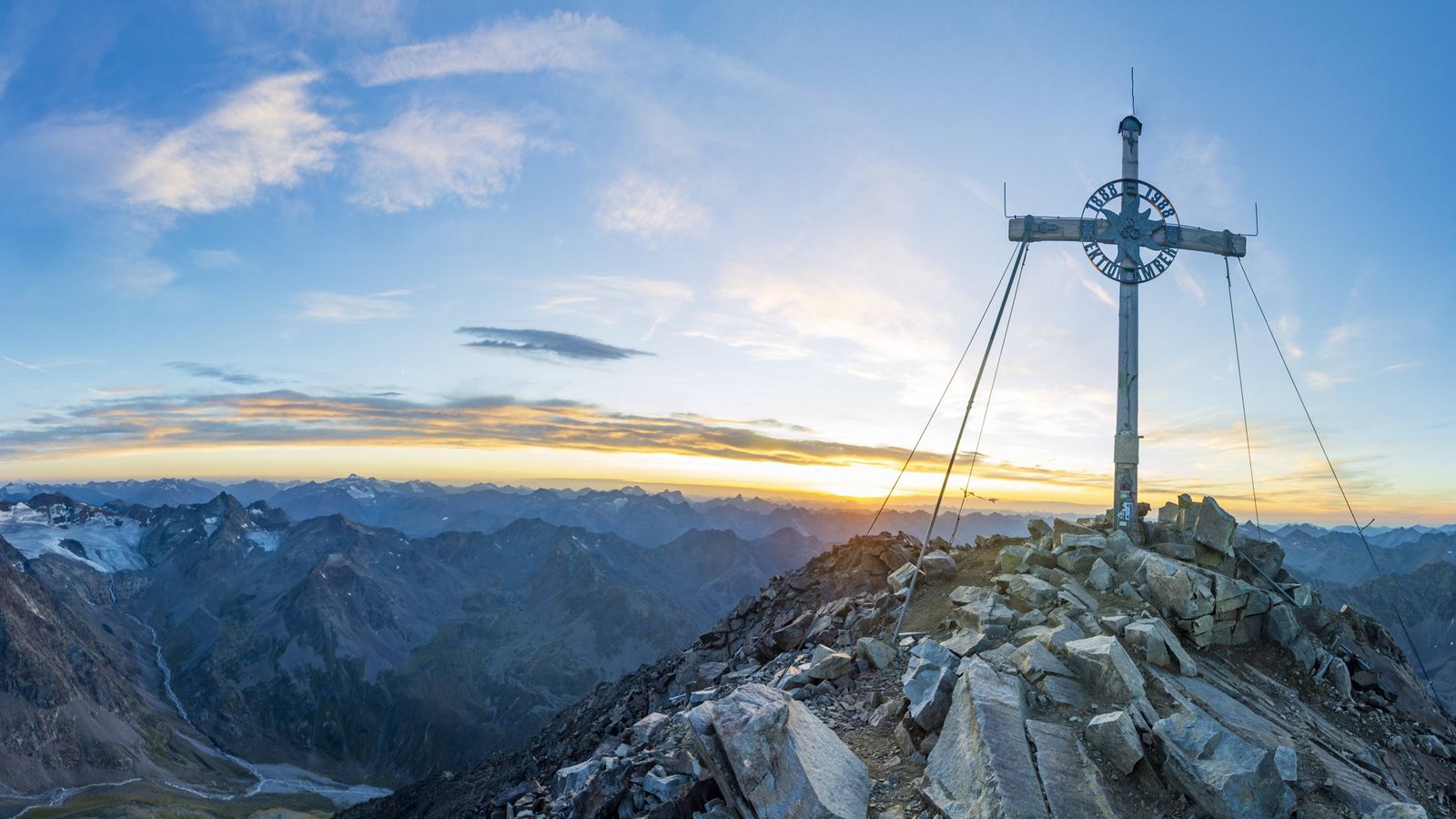 Der Schrankogel ist mit knapp 3500 Metern Höhe der zweithöchste Berg in den Stubaier Alpen (Archivbild).Foto: IMAGO/Volker Preußer Der Schrankogel ist mit knapp 3500 Metern Höhe der zweithöchste Berg in den Stubaier Alpen (Archivbild).Foto: IMAGO/Volker Preußer