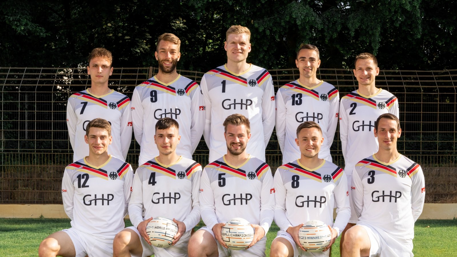 Sie vertreten Deutschland bei der Heim-DM in Mannheim (hinten von links): Jaro Jungclaussen, Nick Trinemeier, PatrickThomas, Tim Albrecht und Fabian Sagstetter sowie (vorne von links): Jakob Kilpper, Johannes Jungclaussen, Jonas Schröter, Oliver Kraut und Philip Hofmann.