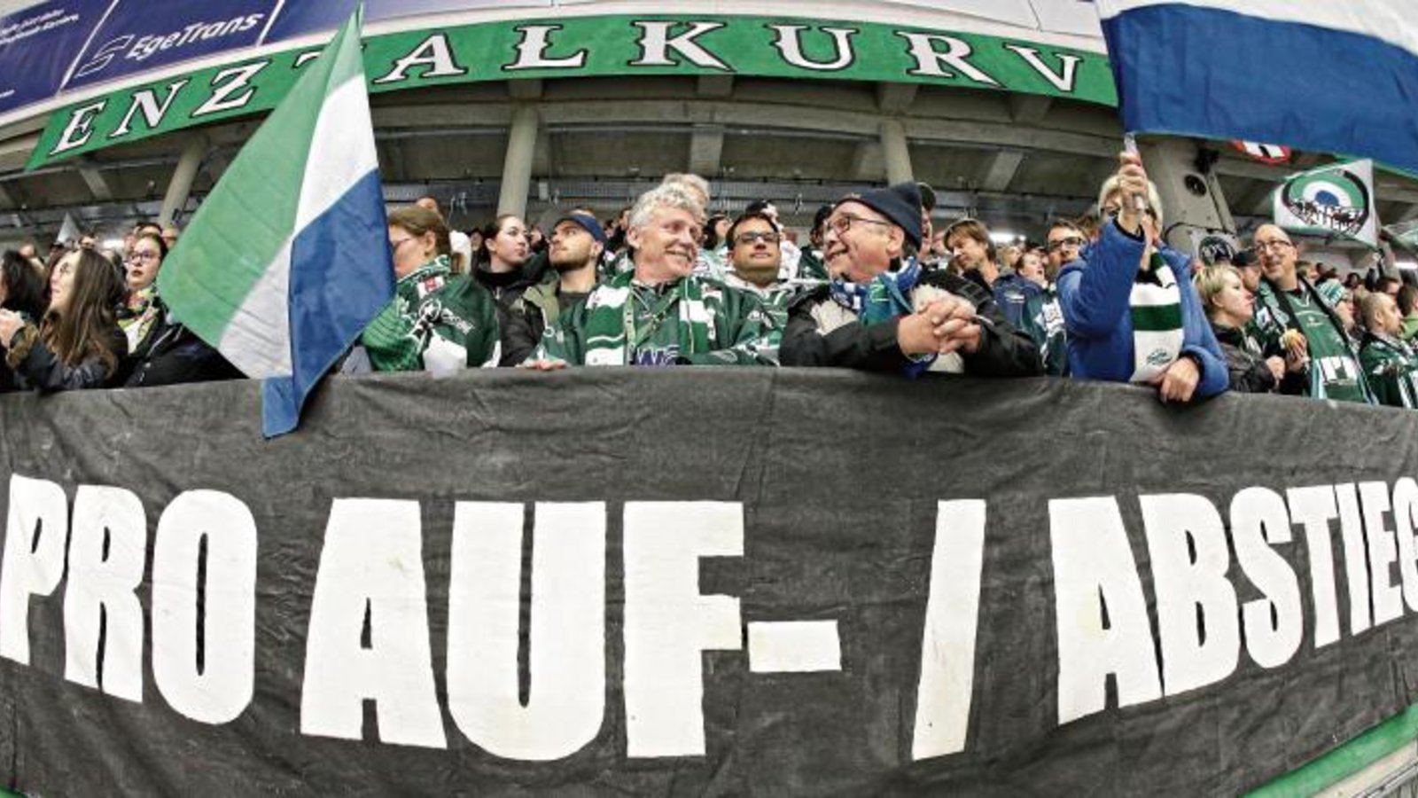 Nicht nur die Verantwortlichen der Bietigheim Steelers, sondern auch die Fans des DEL-2-Clubs haben sich immer für die sportliche Verzahnung von DEL und DEL 2 ausgesprochen. Foto: Baumann