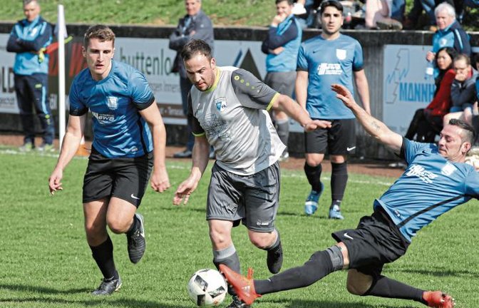 Marcel Bauer (Mitte) hat den Treffer zum 1:1-Ausgleich gegen den VfR Sersheim geschossen. Am Sonntag trifft die SGM Roßwag/Mühlhausen auswärts auf den TSV Wiernsheim. Foto: Nachreiner