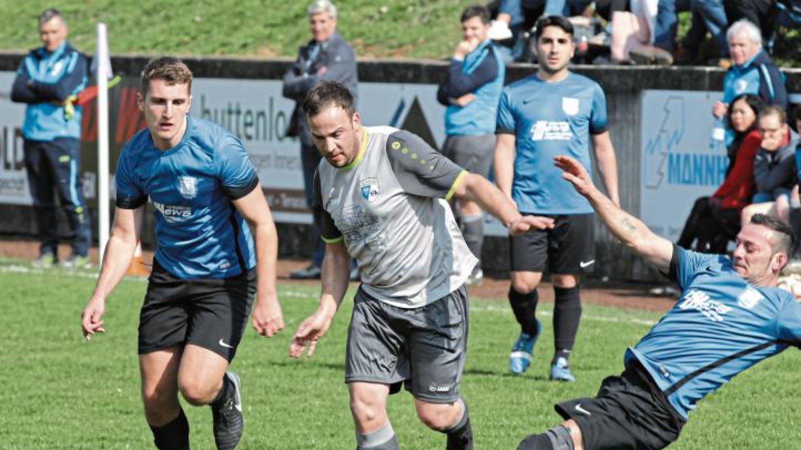 Marcel Bauer (Mitte) hat den Treffer zum 1:1-Ausgleich gegen den VfR Sersheim geschossen. Am Sonntag trifft die SGM Roßwag/Mühlhausen auswärts auf den TSV Wiernsheim. Foto: Nachreiner Marcel Bauer (Mitte) hat den Treffer zum 1:1-Ausgleich gegen den VfR Sersheim geschossen. Am Sonntag trifft die SGM Roßwag/Mühlhausen auswärts auf den TSV Wiernsheim. Foto: Nachreiner