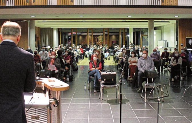 Diskussionsveranstaltung im Lichtenstern-Gymnasium über assistierten Suizid. Foto: p