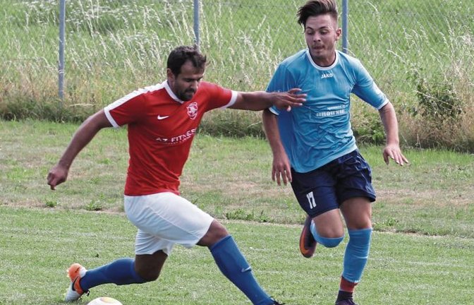Dolorjant Imeri (rechts) war einer der Aktivposten im Offensivspiel des TSV Enzweihingen gegen den Neu-Bezirksligisten NK Croatia Bietigheim.  Foto: Nachreiner