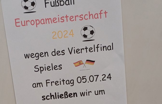 Entdeckung in Vaihingen: fußballbegeisterte Geschäftsinhaber. <span class='image-autor'>Foto: Rücker</span>