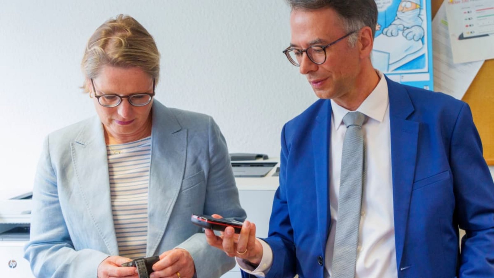 Bund und Länder wollen Opfer von Gewalttätern besser schützen – unter anderem mit elektronischen Fußfesseln.Andreas Arnold/dpa