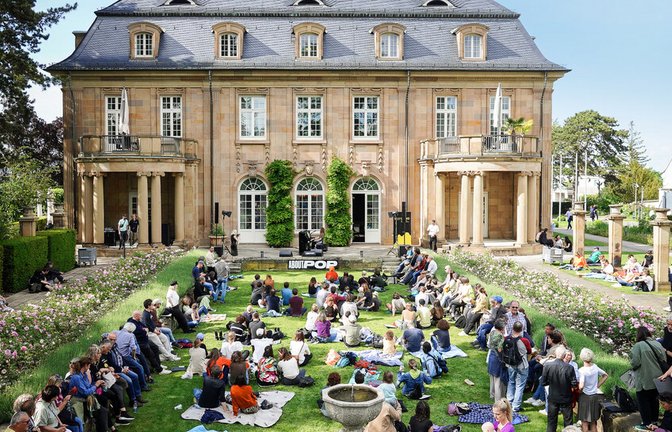 Bestlage, aber kaum Grundsteuer: Villa Reitzenstein, hier bei einer Publikumsveranstaltung Bestlage, aber kaum Grundsteuer: Villa Reitzenstein, hier bei einer Publikumsveranstaltung.<span class='image-autor'>Foto: Lichtgut//Ferdinando Iannone</span>