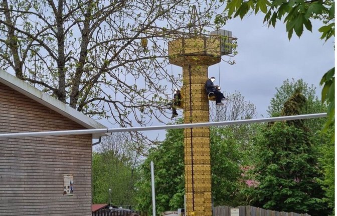 Besucher hingen teils hoch oben fest.<span class='image-autor'>Foto: STZN/privat</span>
