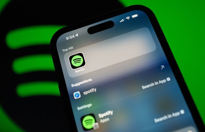 Auf Spotify kann man jetzt auch chatten.<span class='image-autor'>Foto: RAMAN SHAUNIA / shutterstock.com</span>