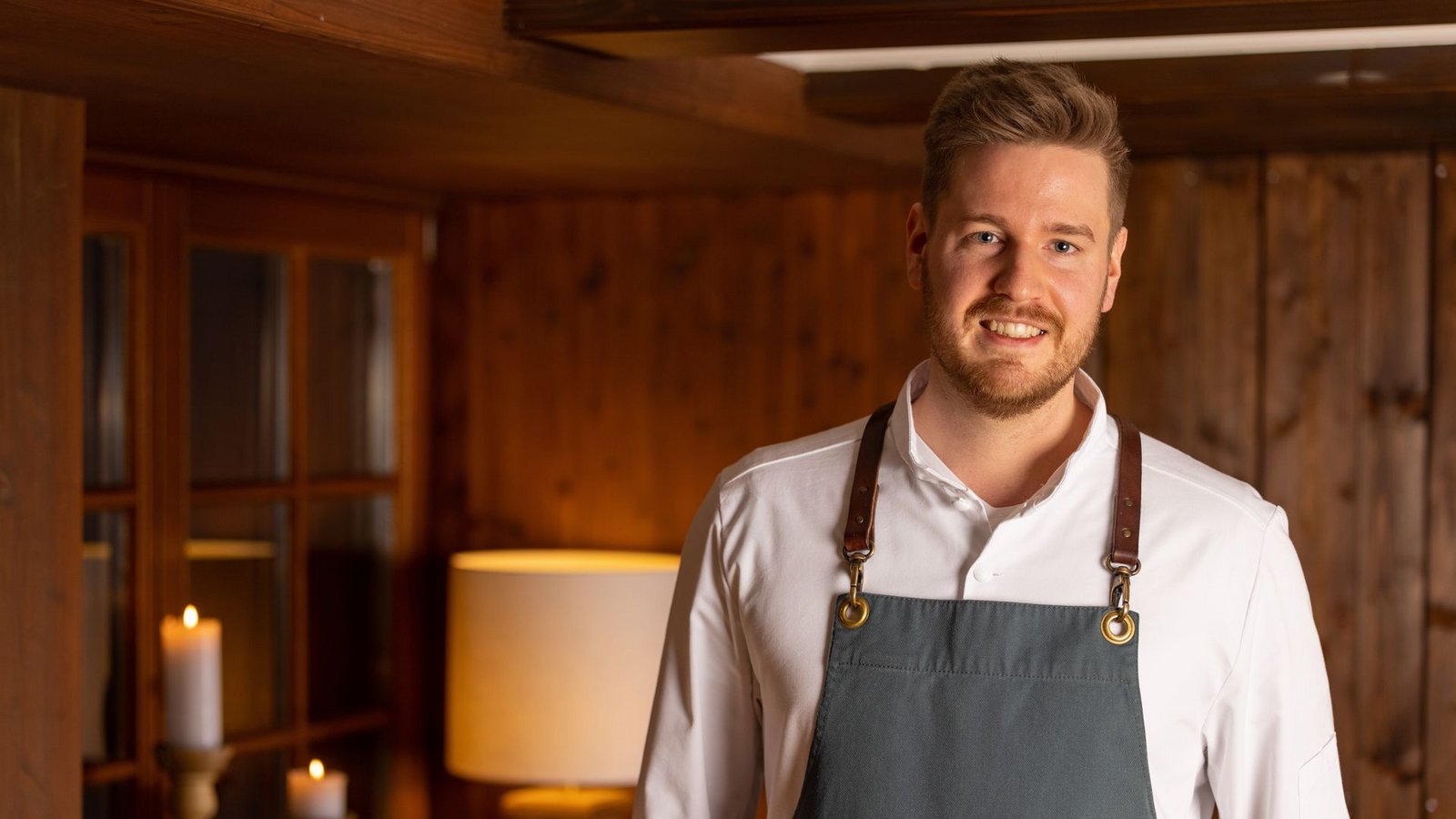 Niclas Nussbaumer kocht in der Mühle am Schluchsee. 30 Jahre ist er jung – und gilt als Shootingstar der Szene.Foto: Fabian Hensel Niclas Nussbaumer kocht in der Mühle am Schluchsee. 30 Jahre ist er jung – und gilt als Shootingstar der Szene.Foto: Fabian Hensel
