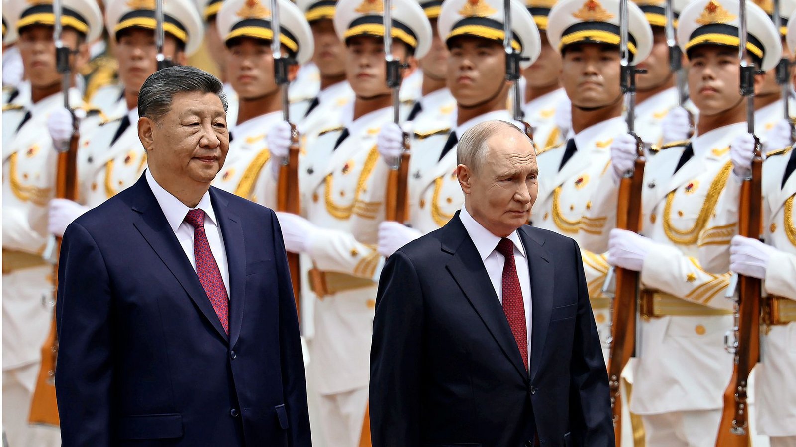Mit militärischen Ehren und rotem Teppich empfing Chinas Staatschef Xi Jinping Russlands Präsident Wladimir Putin.Foto: Maxim Shemetov/Pool Reuters/dpa/Maxim Shemetov Mit militärischen Ehren und rotem Teppich empfing Chinas Staatschef Xi Jinping Russlands Präsident Wladimir Putin.Foto: Maxim Shemetov/Pool Reuters/dpa/Maxim Shemetov