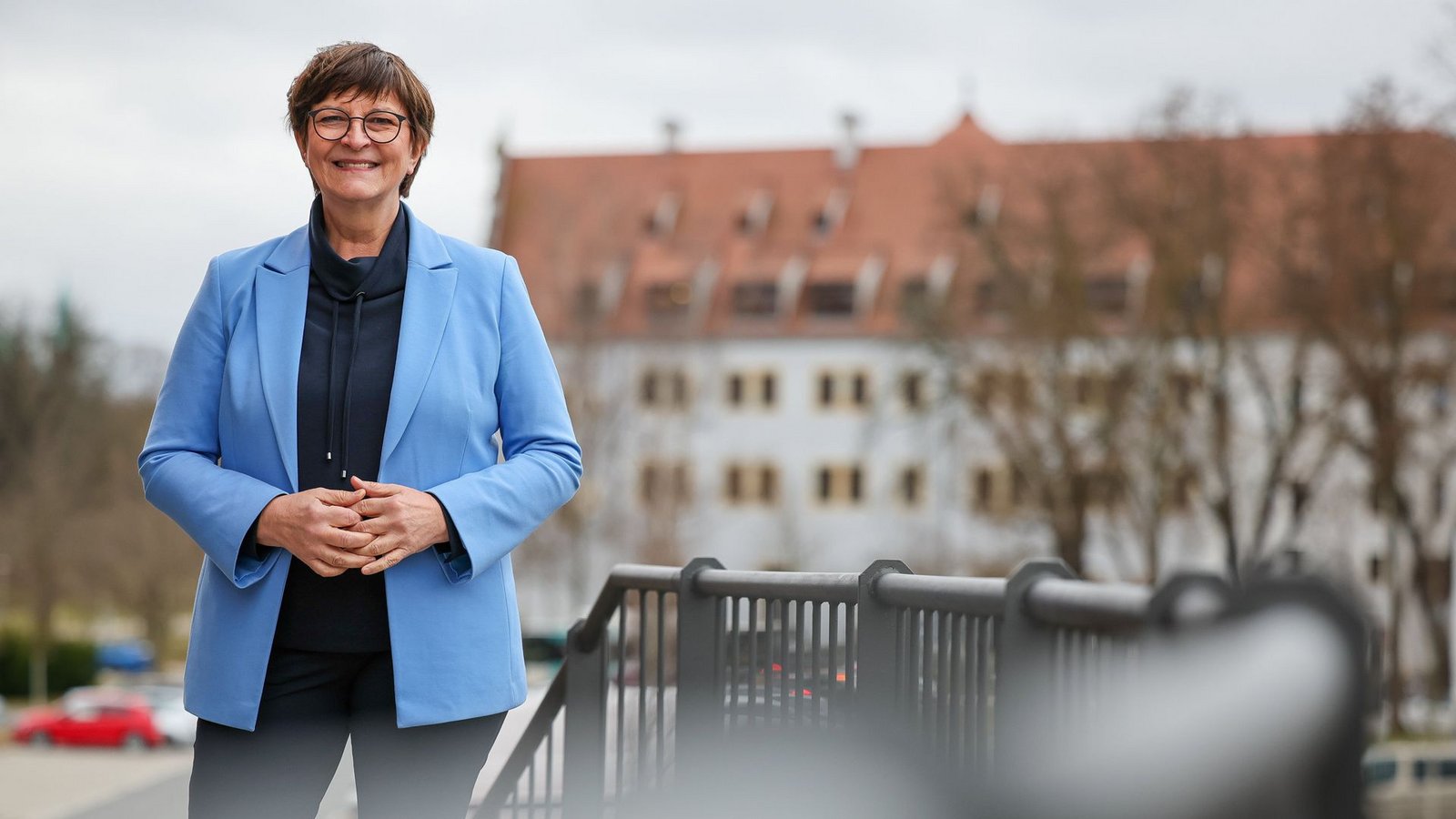 Zu Besuch: SPD-Chefin Saskia Esken in Zwickau.Foto: dpa/Jan Woitas