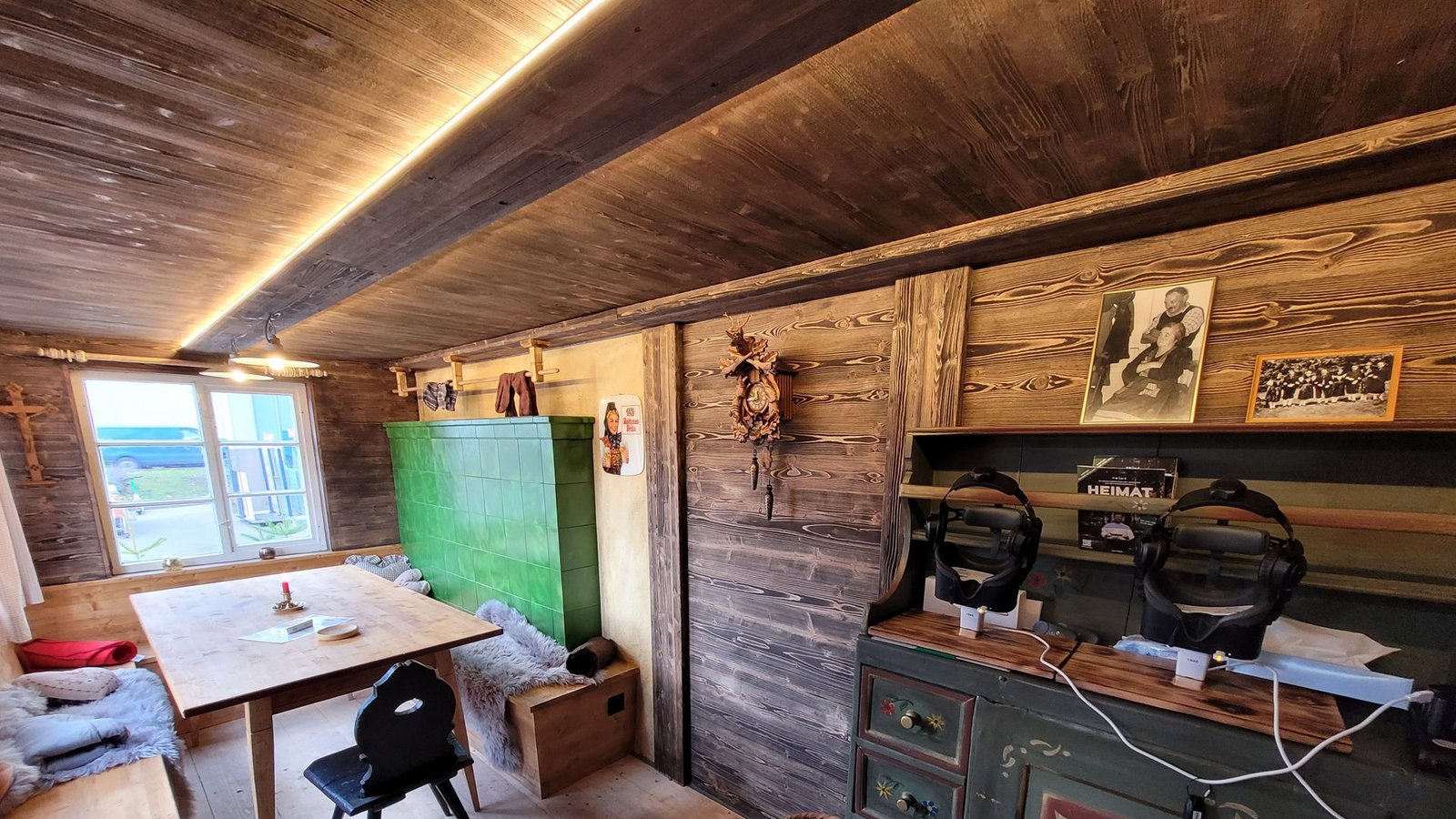 Wer eine VR-Brille aufsetzt, sieht, wie es früher in den Stuben zuging.Foto: Hochschwarzwald Tourismus Wer eine VR-Brille aufsetzt, sieht, wie es früher in den Stuben zuging.Foto: Hochschwarzwald Tourismus