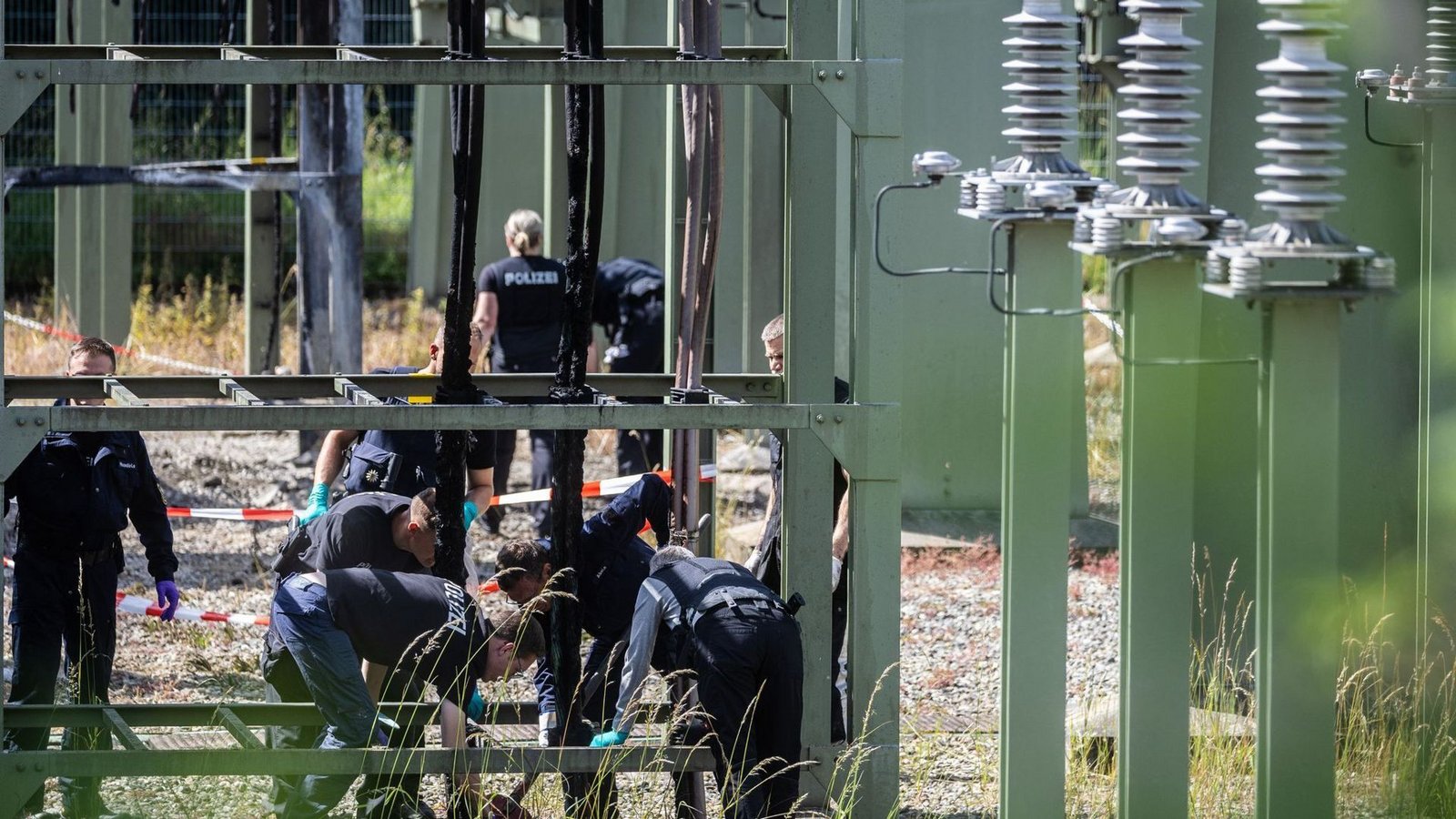 Ein Brand in einem Umspannwerk sorgte am 8. Juni für einen großflächigen Stromausfall in Reutlingen.Foto: Christoph Schmidt/dpa Ein Brand in einem Umspannwerk sorgte am 8. Juni für einen großflächigen Stromausfall in Reutlingen.Foto: Christoph Schmidt/dpa
