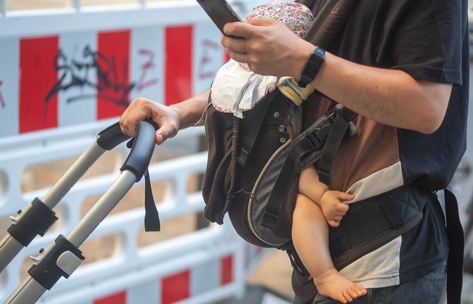 Ursprünglich wollte die Koalition beim Elterngeld sogar noch etwas drauflegen. (Symbolbild)<span class='image-autor'>Foto: Fernando Gutierrez-Juarez/dpa</span>