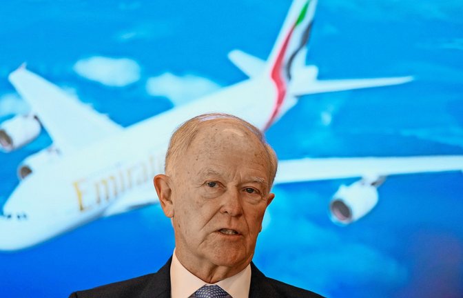 Emirates-Chef Tim Clark bei einer Pressekonferenz im November.<span class='image-autor'>Foto: Altaf Qadri/AP/dpa</span>