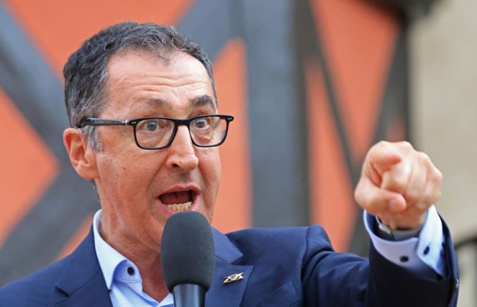 Ministerpräsident Cem Özdemir (Grüne) hält das Audi-Werk in Neckarwestheim für zukunftsfähig. Die Produktion müsse über das Jahr 2034 hinaus fortgeführt werden.<span class='image-autor'>Matthias Bein/dpa</span>