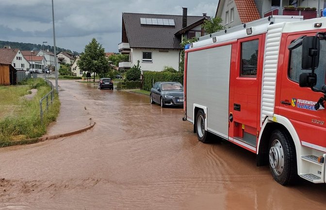 In Schützingen konnte im Sommer 2022 der Boden die Regenwassermengen nicht mehr aufnehmen. Archivfoto: Feuerwehr Illingen