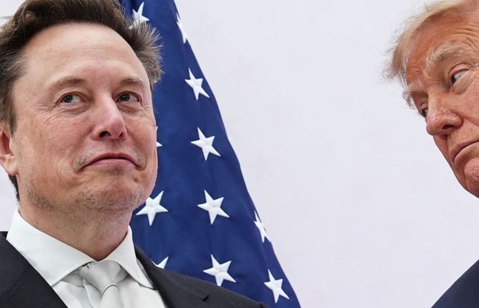 Elon Musk mit US-Präsident Donald Trump. Im Fall einer Wahlniederlage der Republikaner drohen Korruptionsverfahren. Was haben die Demokraten gegen den Tech-Milliardär in der Hand?<span class='image-autor'>Julia Demaree Nikhinson/AP/dpa</span>