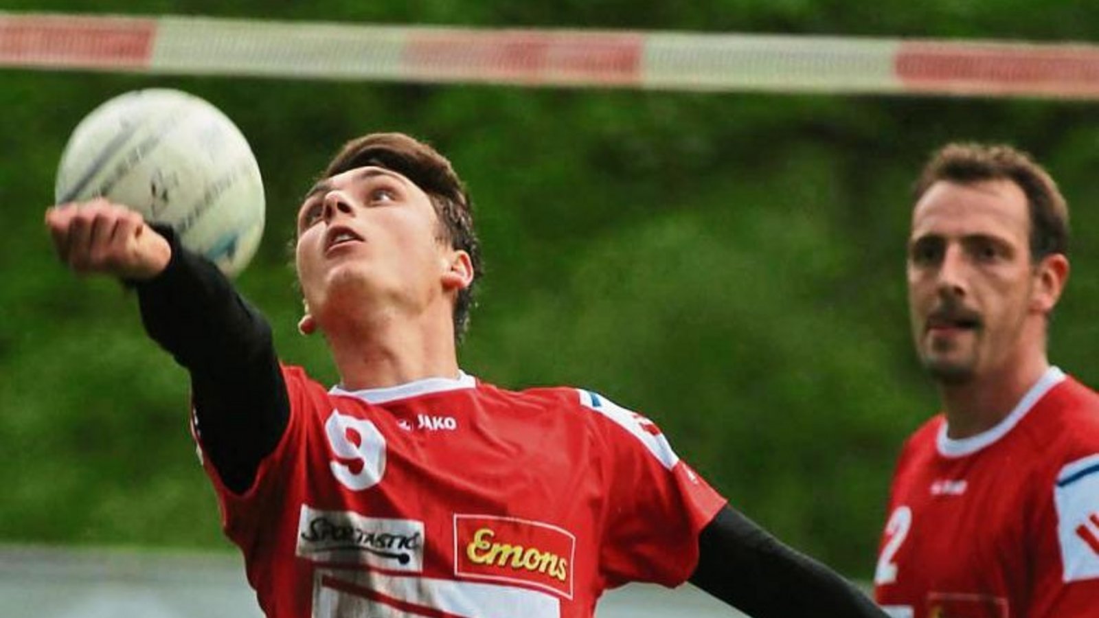 Jaro Jungclaussen (links) hatte gegen den TV Segnitz einige Höhen, aber auch viele Tiefen. Seine Leistung schwankte zwischen Weltklasse und Kreisliga. Foto: Nachreiner Jaro Jungclaussen (links) hatte gegen den TV Segnitz einige Höhen, aber auch viele Tiefen. Seine Leistung schwankte zwischen Weltklasse und Kreisliga. Foto: Nachreiner