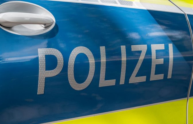 Die Polizei sucht nach dem Täter. (Symbolbild)<span class='image-autor'>Daniel Vogl/dpa</span>