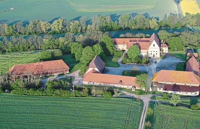 Der Besitzer darf einen Zaun rund um die Domäne Rechentshof ziehen.  Foto: Archiv