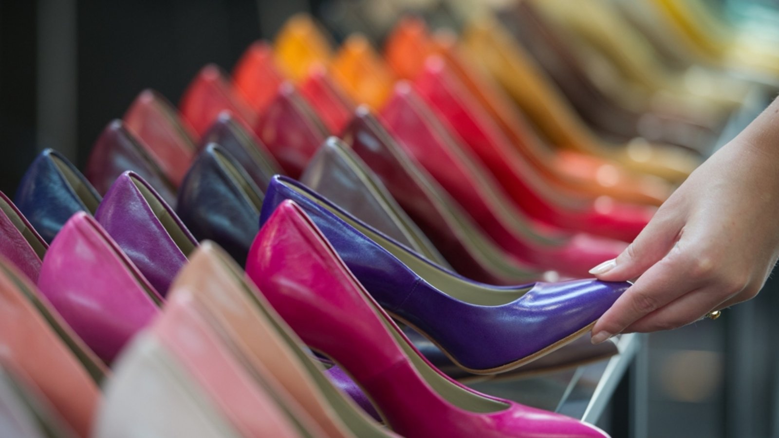 Augenweide: High-Heels-Kollektion auf einer Schuhmesse.Foto: dpa