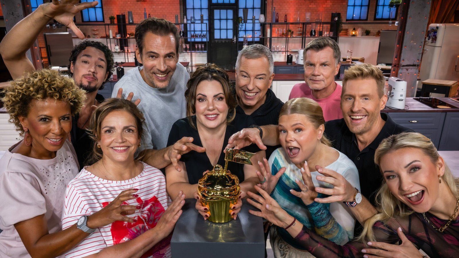 Der Cast zur "Promibacken"-Jubiläumsstaffel.Foto: SAT.1 Der Cast zur "Promibacken"-Jubiläumsstaffel.Foto: SAT.1