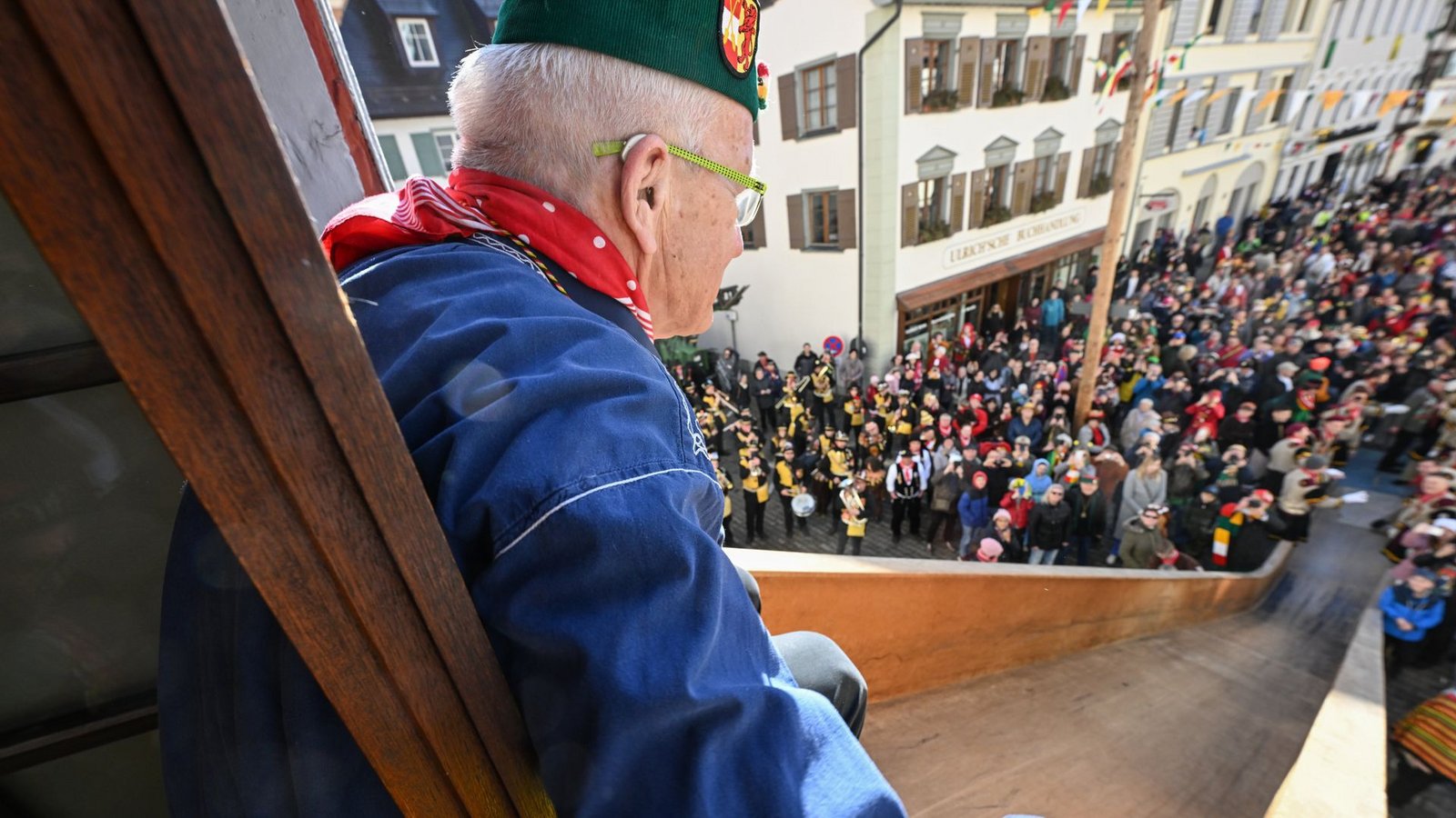 Auch der Ministerpräsident muss in Riedlingen rutschen.Foto: dpa/Felix Kästle