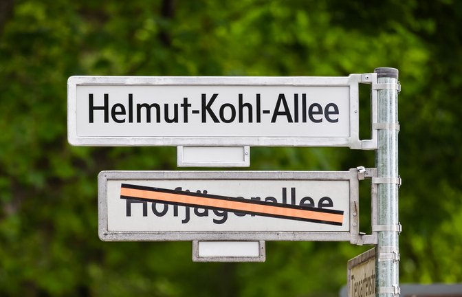 In Berlin trägt eine Allee nun den Namen von Helmut Kohl.<span class='image-autor'>Foto: Christoph Soeder/dpa</span>