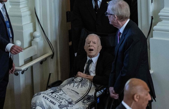 Jimmy Carter ließ es sich nicht nehmen, an der Trauerfeier für seine Frau Rosalynn teilzunehmen.<span class='image-autor'>Foto: AFP/ANDREW CABALLERO-REYNOLDS</span>