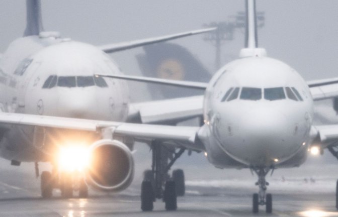 Mitten im Streik des Ufo-Kabinenpersonals hat sich Lufthansa mit der Gewerkschaft Verdi auf einen Tarifabschluss für die neue Tochtergesellschaft City Airlines geeinigt (Archivfoto).<span class='image-autor'>Foto: Boris Roessler/dpa/Boris Roessler</span>