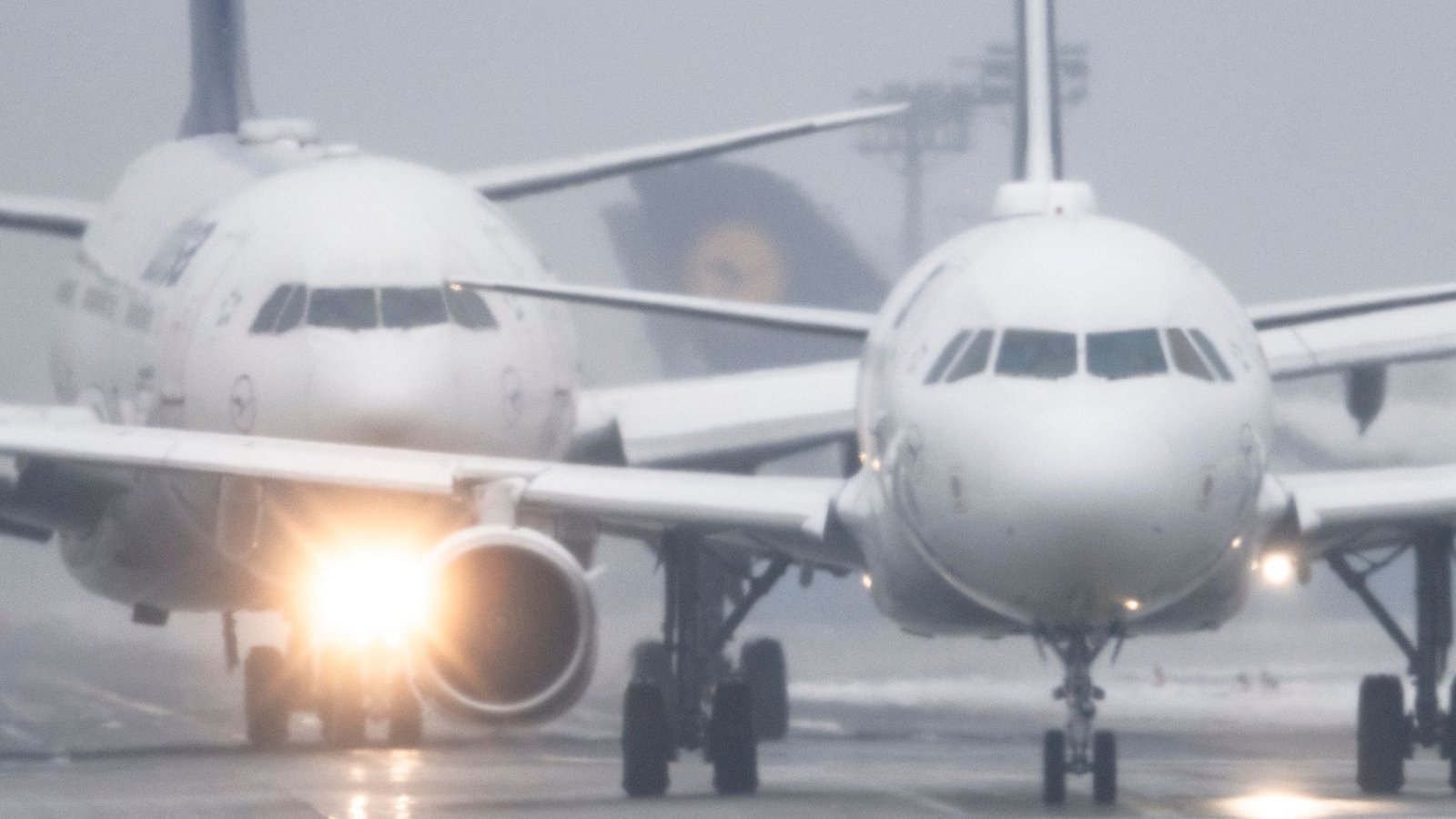 Mitten im Streik des Ufo-Kabinenpersonals hat sich Lufthansa mit der Gewerkschaft Verdi auf einen Tarifabschluss für die neue Tochtergesellschaft City Airlines geeinigt (Archivfoto).Foto: Boris Roessler/dpa/Boris Roessler