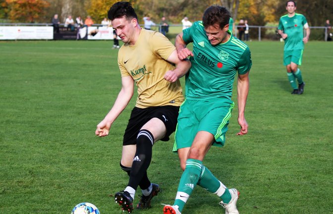 Nils Brunhorn (rechts) und der SV Iptingen gastieren am Sonntag zum Topspiel der Kreisliga A 3 beim VfR Sersheim. <span class='image-autor'>Foto: Küppers</span>