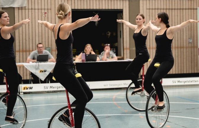 Mit Haltung zur Silbermedaille, von links die Sportlerinnen des RC Oberesslingen: Marleen Aeckerle, Kaja Demuth, Luisa Aeckerle und Annett Horlacher.<span class='image-autor'>Anja Aeckerle</span>