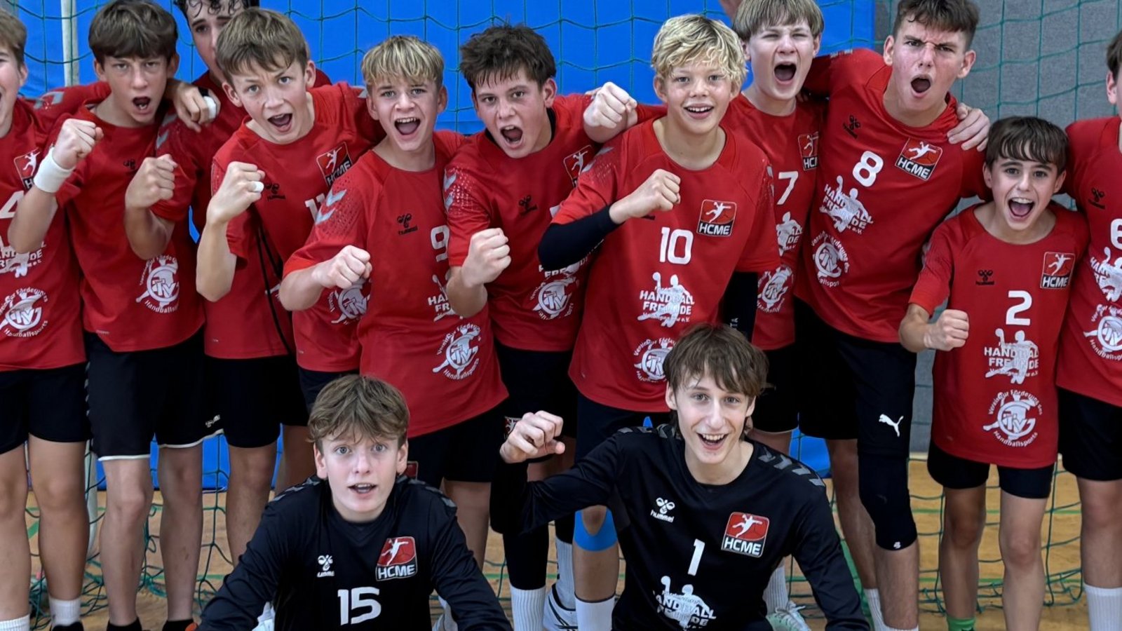 Die C-Jugend des HC Metter-Enz bejubelt den knappen Heimerfolg gegen den TV Hardheim. Foto: privat