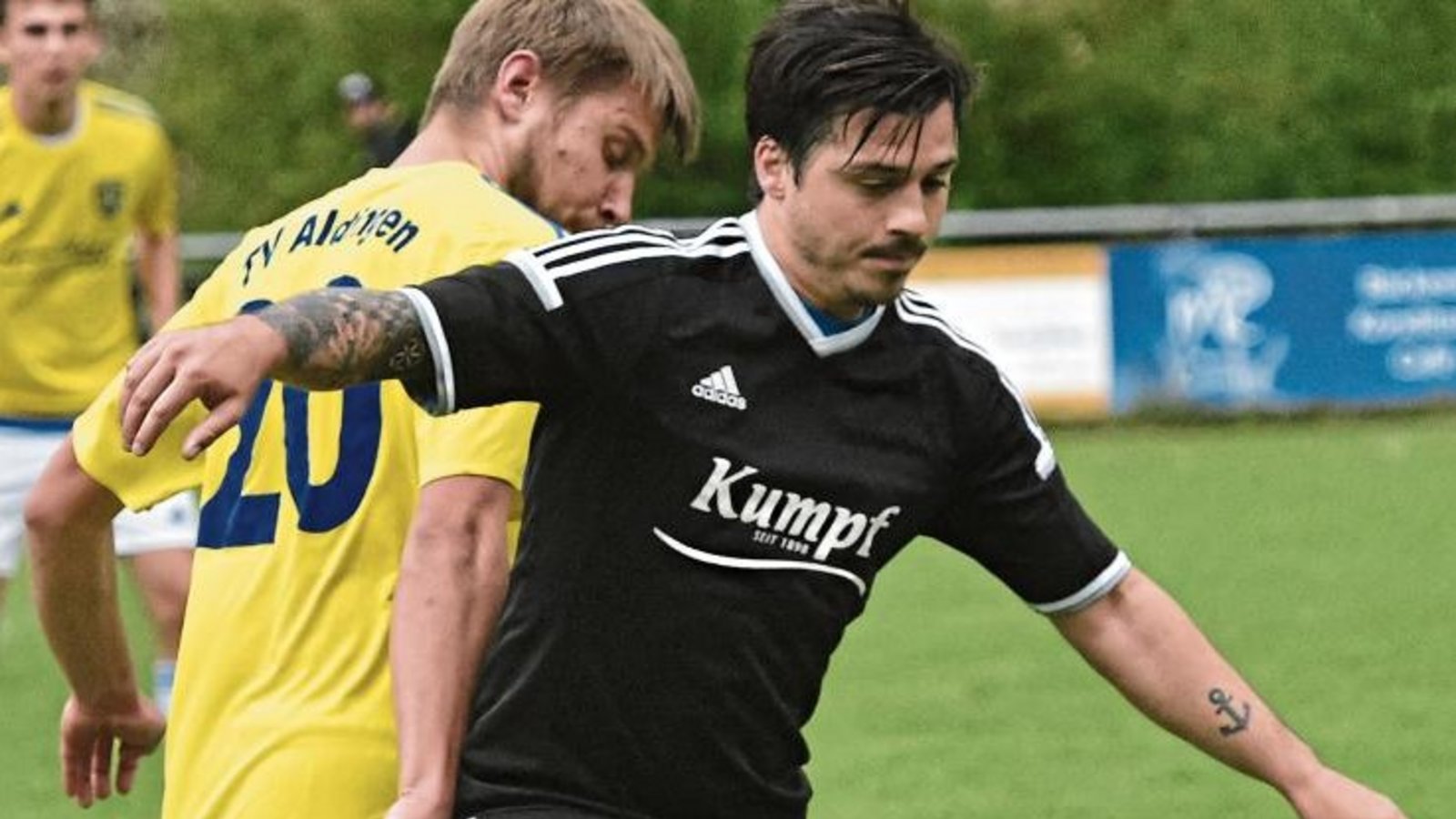 Benjamin Langhans (rechts) ist im Sturmzentrum bei der SGM Riexingen in der Bezirksliga gesetzt, wenn er fit ist. Foto: Leitner Benjamin Langhans (rechts) ist im Sturmzentrum bei der SGM Riexingen in der Bezirksliga gesetzt, wenn er fit ist. Foto: Leitner