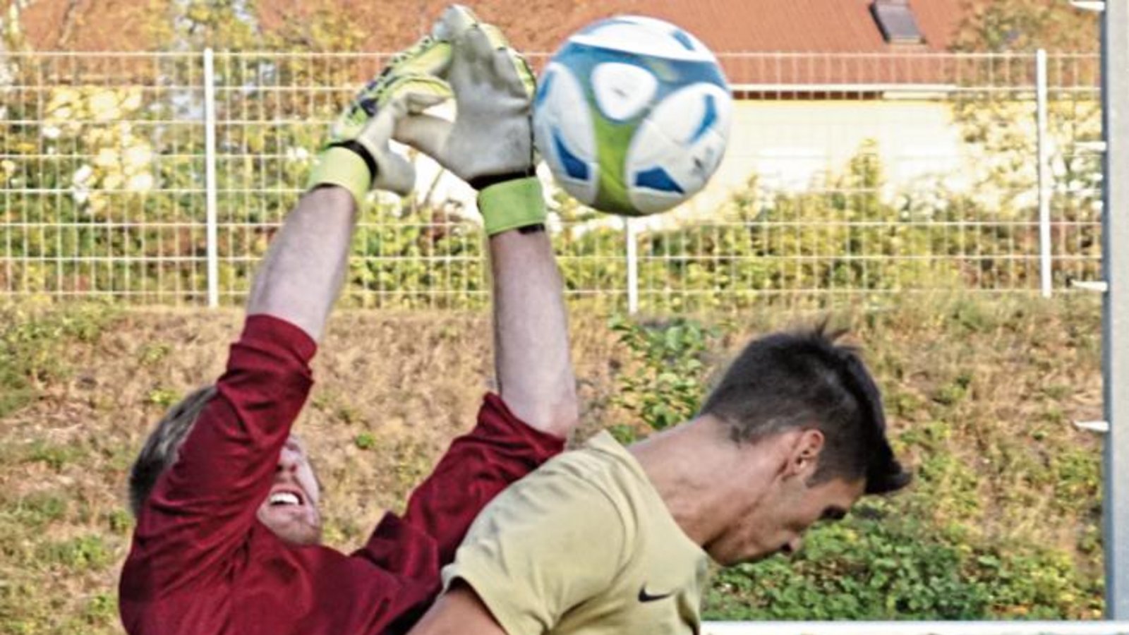 Für Devrim Namdar (rechts) und die SGM Riexingen sollten sich gegen den TSV Merklingen Strafraumszenen ergeben. Foto: Nachreiner Für Devrim Namdar (rechts) und die SGM Riexingen sollten sich gegen den TSV Merklingen Strafraumszenen ergeben. Foto: Nachreiner