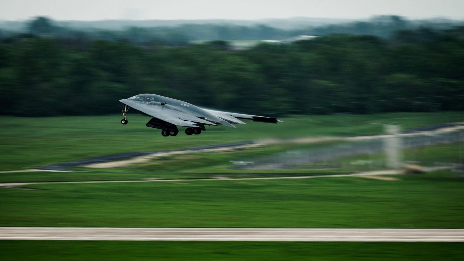 Mit strategischen Bombern vom Typ B-2 haben die USA den Iran angegriffen.Foto: IMAGO/ZUMA Press Wire Mit strategischen Bombern vom Typ B-2 haben die USA den Iran angegriffen.Foto: IMAGO/ZUMA Press Wire