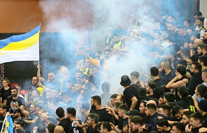 Fans von Fenerbahce Istanbul im 2024 in der Stuttgarter Scharrena.<span class='image-autor'>Foto: Baumann</span>