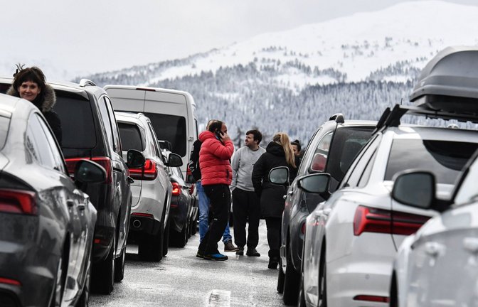 Auf dem Weg in den Winterurlaub ist mit Stau zu rechnen – wie hier am Brenner (Archiv).<span class='image-autor'>Foto: imago/Zeitungsfoto.at</span>