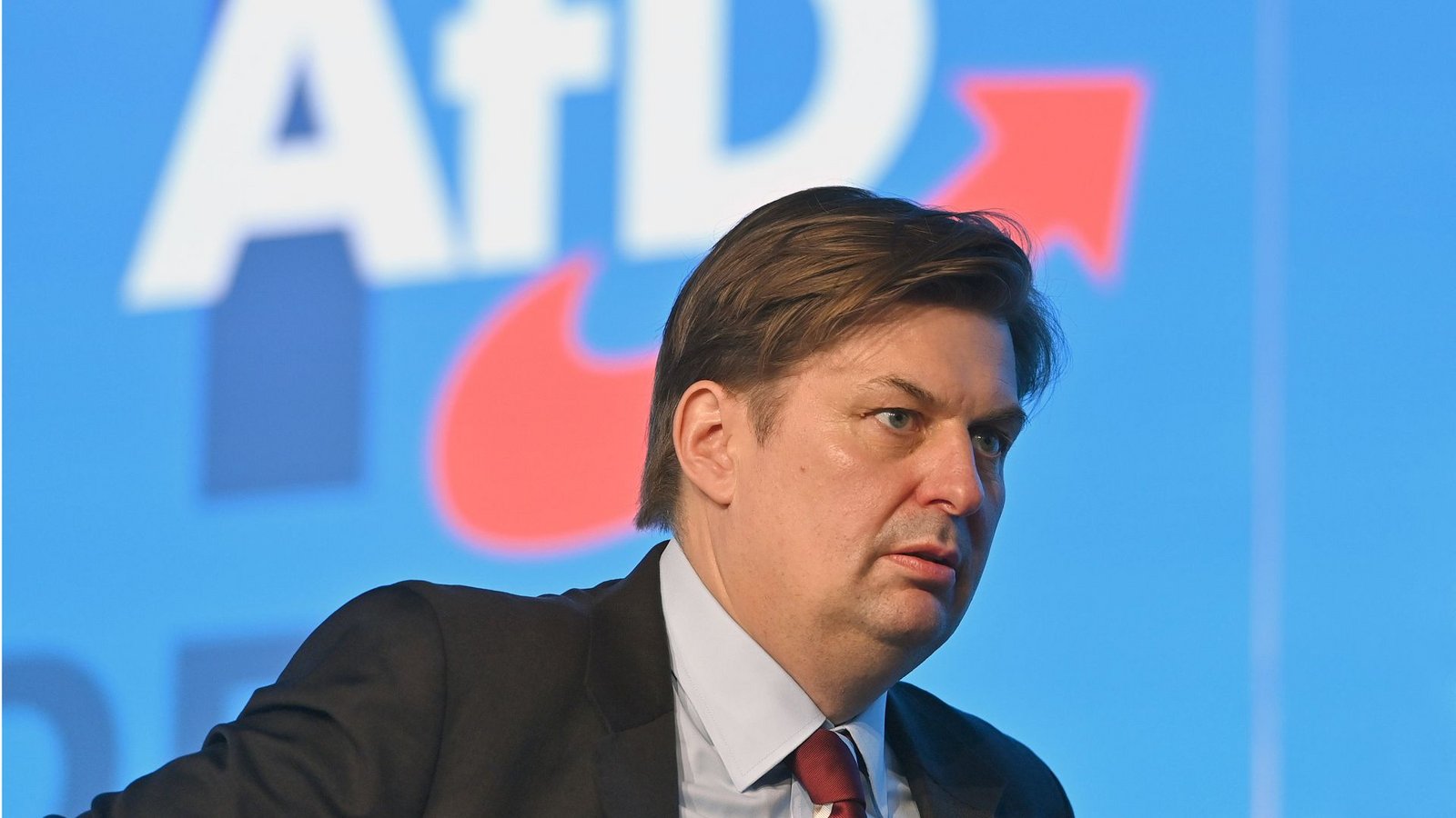 Die AfD hält an ihrem Spitzenkandidaten Maximilian Krah fest. (Archivbild)Foto: IMAGO/Sven Simon/IMAGO/Frank Hoermann/SVEN SIMON Die AfD hält an ihrem Spitzenkandidaten Maximilian Krah fest. (Archivbild)Foto: IMAGO/Sven Simon/IMAGO/Frank Hoermann/SVEN SIMON