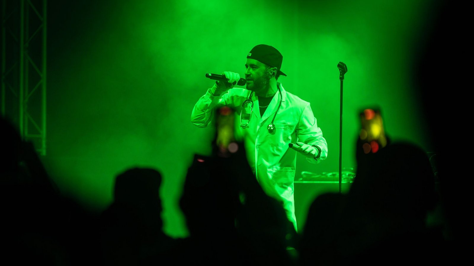 Die große Welt ist seine Nation: Chefket macht Party und überlässt Statements seiner Musik.Foto: Lichtgut/Julian Rettig Die große Welt ist seine Nation: Chefket macht Party und überlässt Statements seiner Musik.Foto: Lichtgut/Julian Rettig