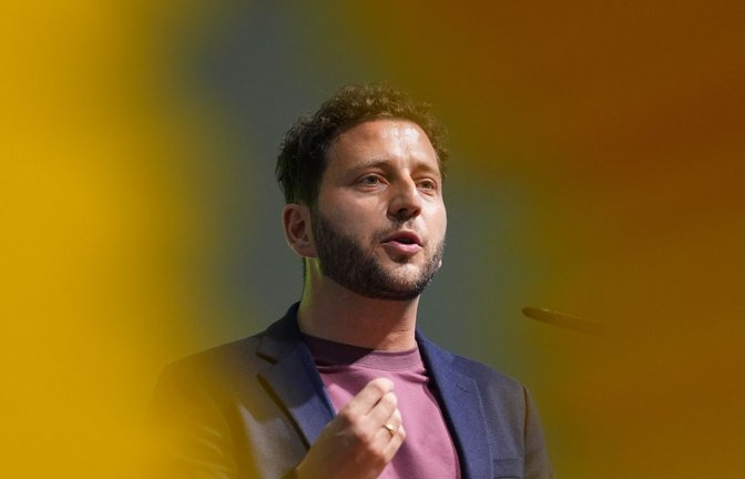 Grünen-Parteichef Felix Banaszak fragt im Sommer in einem Impulspapier, ob die Grünen Ostdeutschland schon aufgegeben hätten – oder umgekehrt.<span class='image-autor'>Foto: Marcus Brandt/dpa</span>
