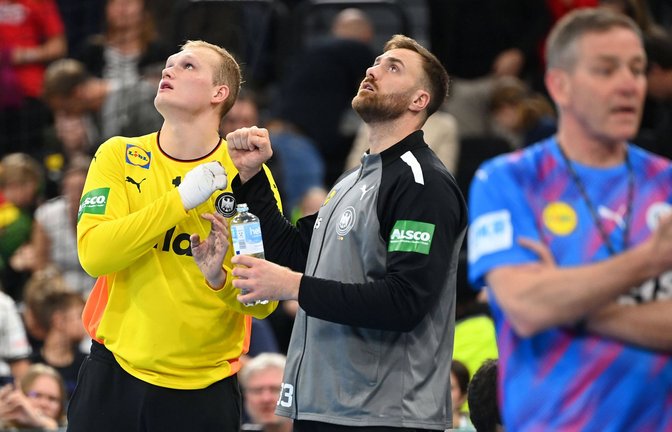 Was bringt diese EM für Deutschland? Die Torhüter David Späth (li.) und Andreas Wolff gehören jedenfalls zu den Stützen von Bundestrainer Alfred Gislason (re.).<span class='image-autor'>Foto: IMAGO/Sven Simon</span>