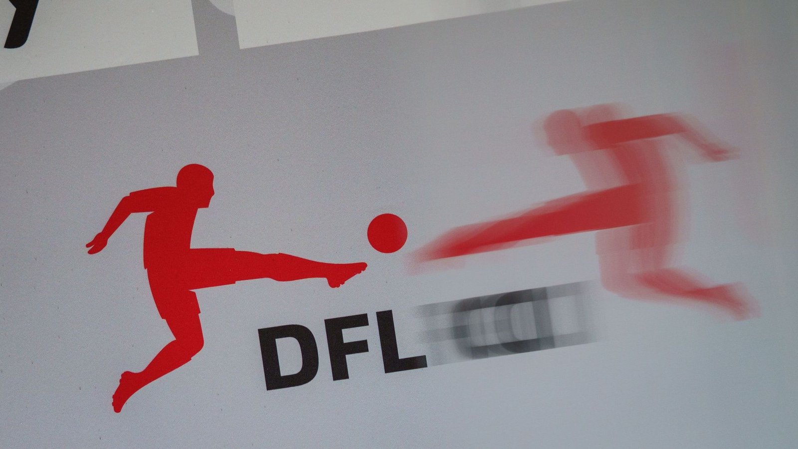 Die DFL hat eine Arbeitsgruppe zum Thema "mehr Erstliga-Spiele im frei empfangbaren Fernsehen" einberufen.Foto: Frank Rumpenhorst/dpa