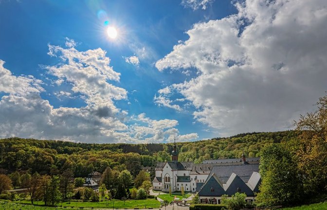 Sonne und Wolken im Wechsel: Das ist typisch für den Monat April. Warum ist das so?<span class='image-autor'>Foto: dpa/Andreas Arnold</span>